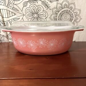 Vintage Pyrex Pink Daisy 042 1-1/2 Quart Casserole Dish w/lid
